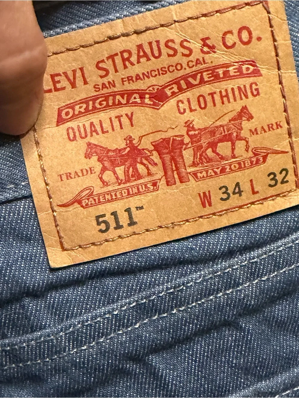 Classic Levi’s Men's Blue Jeans - Straight Fit 511 34/32